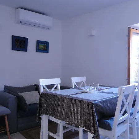 Heritage Kyra & Fox In Pitve, Hvar Apartament *