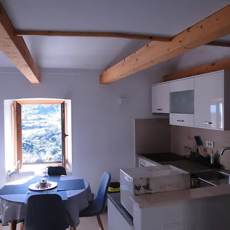 Heritage Kyra & Fox In Pitve, Hvar Apartman Pitve